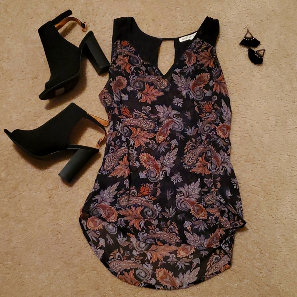 🖤 Sheer tunic tank